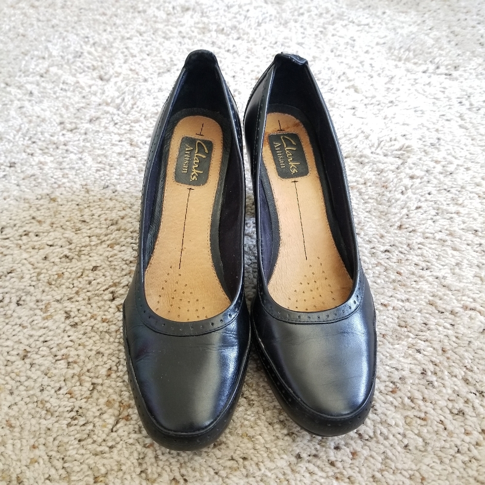 Clarks Artisan Collection Black Leather Pumps